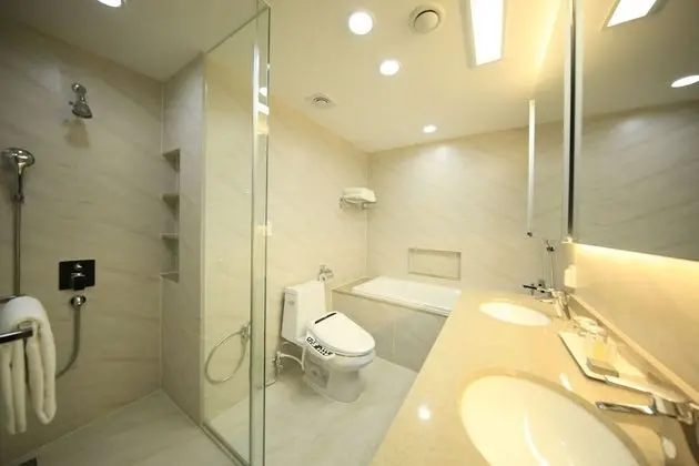 4-Bedroom Apartment with Kitchen:Extra person (over 6-year-old) will be charged upon check-in