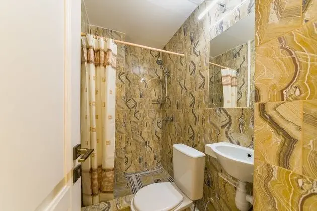 Economy Tek Büyük veya İki Ayrı Yataklı Oda, Ortak Banyo