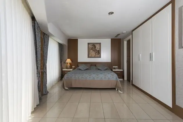 King Suite Sea View with Jacuzzi