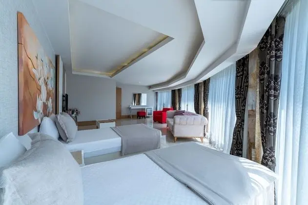 King Suite Sea View with Jacuzzi