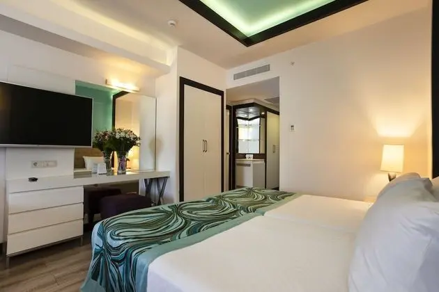 Standard Room (Sea & Pool side) With Non Alcoholic Drinks