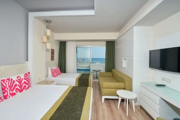 Standard Room (Sea & Pool side) With Non Alcoholic Drinks