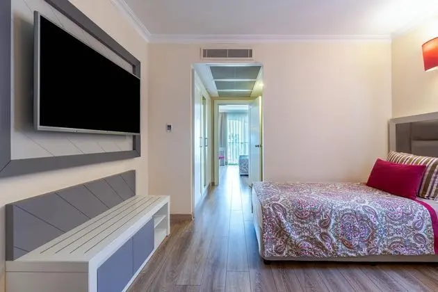 https://images.etstur.com/files/images/hotelImages/TR/209932/l/Orange-County-Belek-Oda-369567.jpg