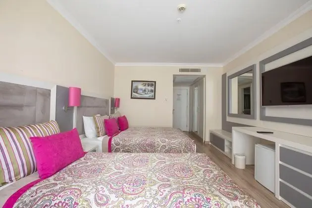 Standart Kara Manzaralı Oda