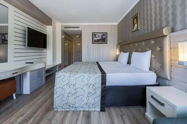 https://images.etstur.com/files/images/hotelImages/TR/92979/l/Orange-County-Kemer---Adult-Only--18-Oda-372323.jpg