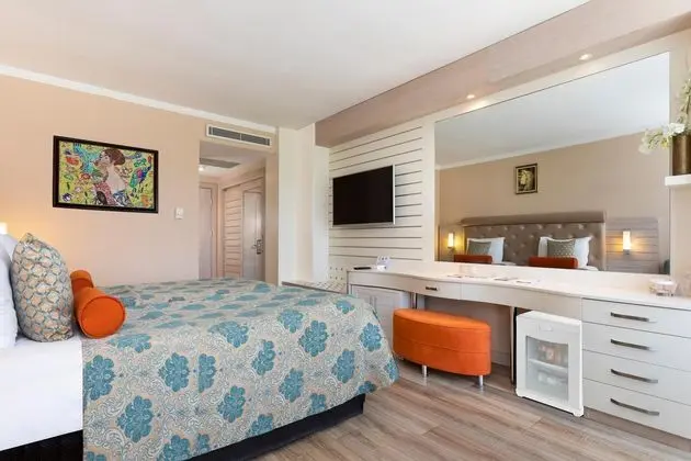 https://images.etstur.com/files/images/hotelImages/TR/92979/l/Orange-County-Kemer---Adult-Only--18-Oda-372328.jpg