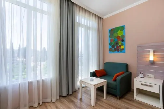 https://images.etstur.com/files/images/hotelImages/TR/92979/l/Orange-County-Resort-Hotel-Kemer-Oda-307092.jpg
