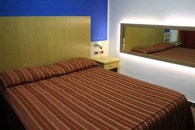 1 Çift Kişilik Veya 2 Tek Kişilik Yatak Standard