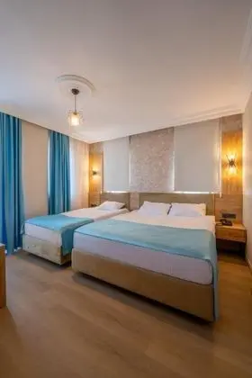 Corner Room, Bahçe veya Sokak Manzaralı, Balkonlu