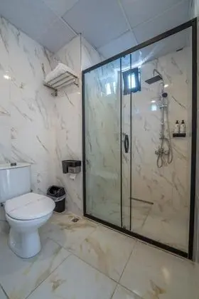 Corner Room, Bahçe veya Sokak Manzaralı, Balkonlu