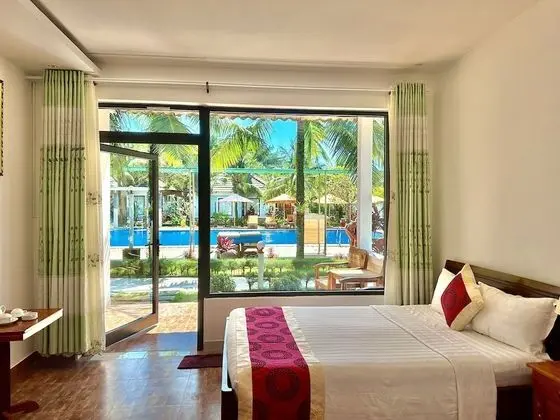 Deluxe Bungalov, Havuz Manzaralı