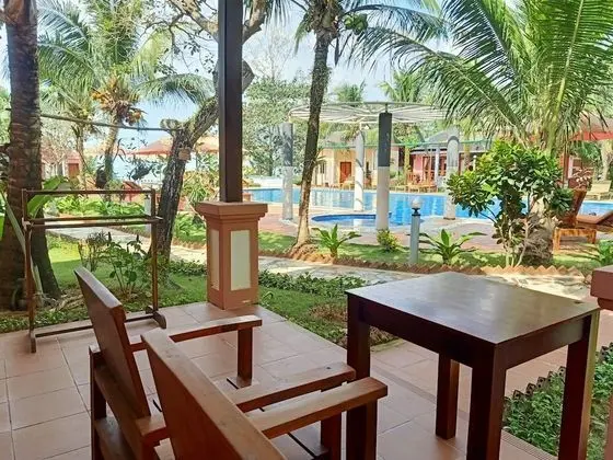 Deluxe Bungalov, Havuz Manzaralı
