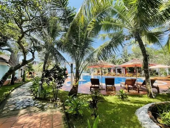 Deluxe Bungalov, Havuz Manzaralı