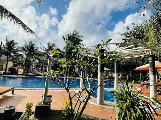 Deluxe Bungalov, Havuz Manzaralı
