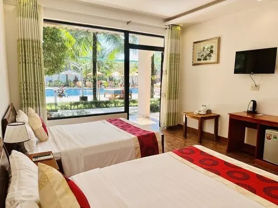 Deluxe Bungalov, Havuz Manzaralı