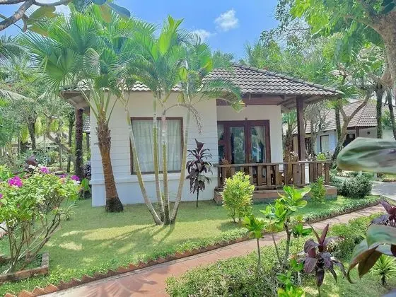 Deluxe Bungalov, Havuz Manzaralı