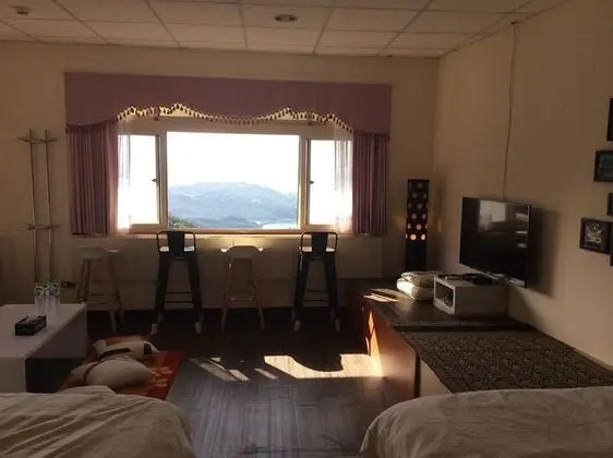 Dört Kişilik Oda, Deniz Manzaralı