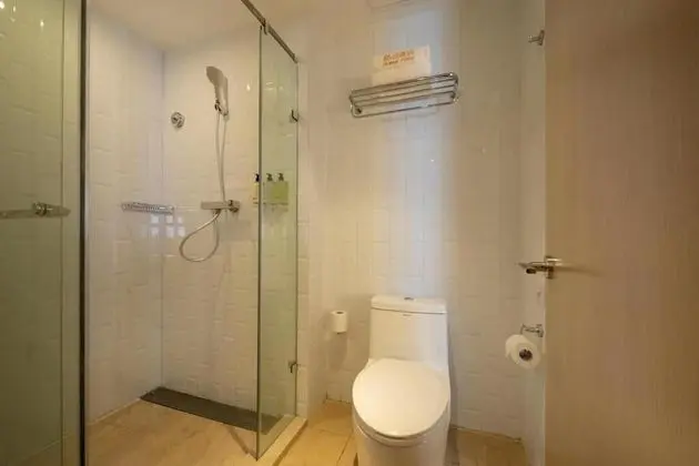 City Tek Büyük Yataklı Oda