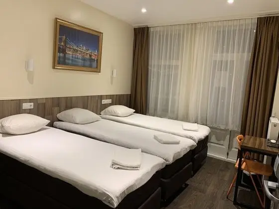 Üç Kişilik Oda