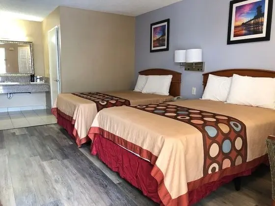 Standard Oda (2 Double Beds)