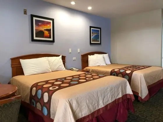 Standard Oda (2 Double Beds)