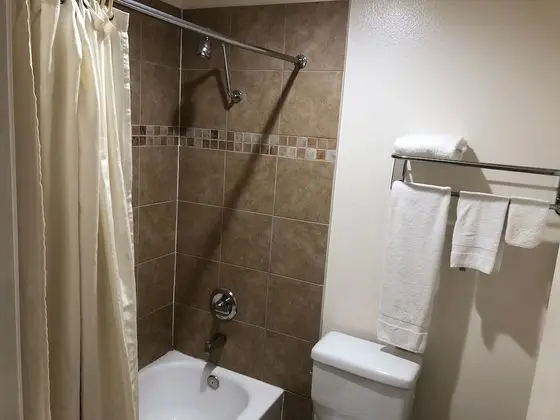 Standard Oda (2 Double Beds)