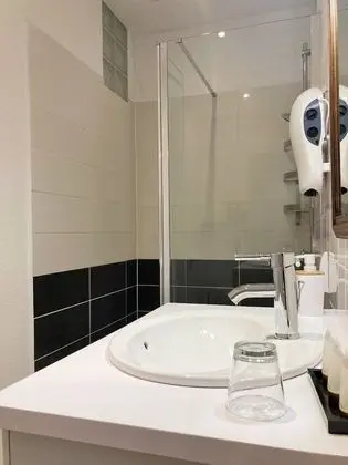 Comfort Tek Büyük Yataklı Oda, Teras, Zemin Kat