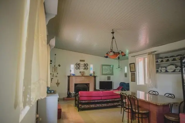 Classic Kır Evi (Hilary’s)
