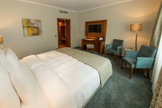 Comfort Tek Büyük Yataklı Oda