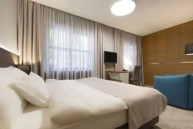Deluxe Tek Büyük veya İki Ayrı Yataklı Oda, 1 Yatak Odası, Avlu Manzaralı