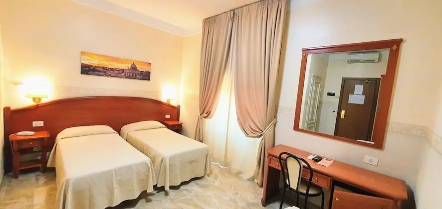 Classic Tek Büyük veya İki Ayrı Yataklı Oda, Park Manzaralı