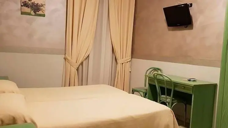 Standard Tek Büyük veya İki Ayrı Yataklı Oda