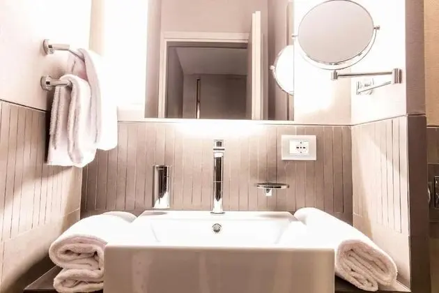 Standard Tek Büyük veya İki Ayrı Yataklı Oda