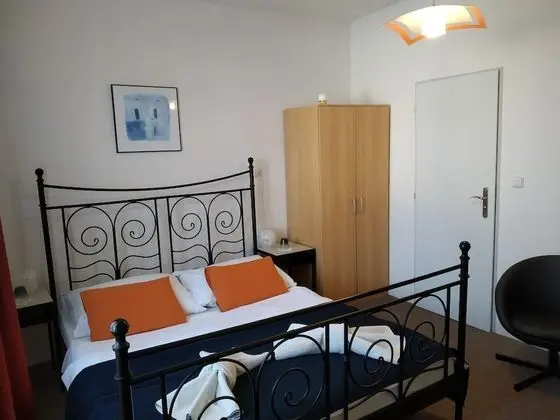 Double Room with Extra Bed, Private Bathroom
