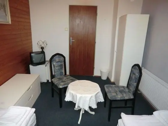 Tek Büyük Yataklı Oda, 2 Tek Kişilik Yatak (Budget, Private External Bathroom)