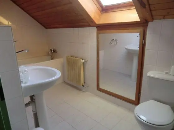 Tek Büyük Yataklı Oda, 2 Tek Kişilik Yatak (Budget, Private External Bathroom)