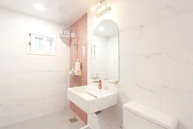 Ortak Ranzalı Oda, Sadece kadınlar için (Non Korean Nationals Only)