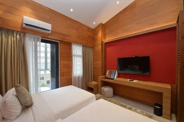 Rose Loft Room