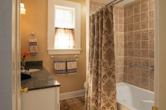 Oda, Özel Banyo (Orchard House Empire Room)