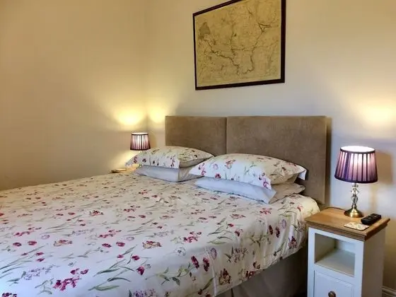 Tek Büyük veya İki Ayrı Yataklı Oda, Banyolu/Duşlu