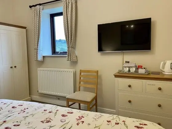 Tek Büyük veya İki Ayrı Yataklı Oda, Banyolu/Duşlu