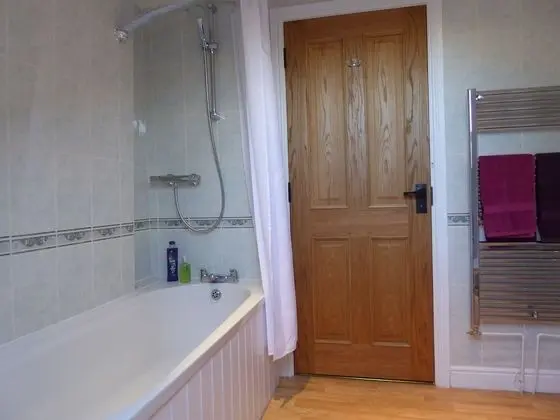 Tek Büyük Yataklı Oda (Private External Bathroom)
