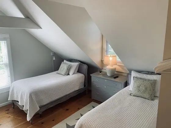 Oda, 2 Tek Kişilik Yatak (Upstairs)