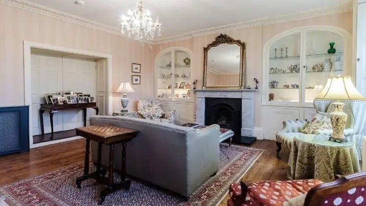 Deluxe Ev, Banyolu/Duşlu (Full House Rental)