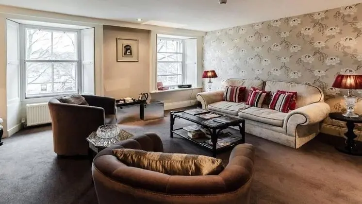 Deluxe Ev, Banyolu/Duşlu (Full House Rental)