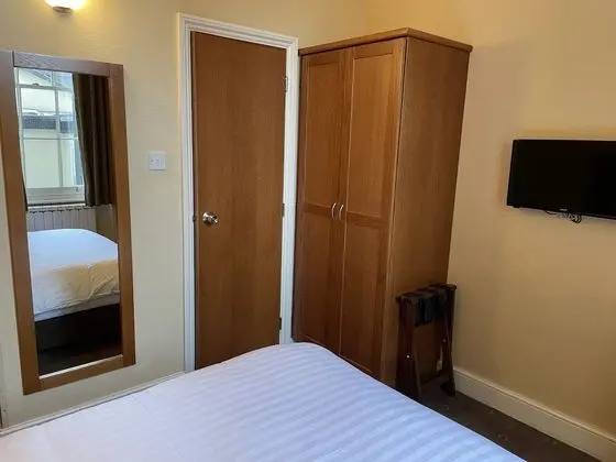 Standard Tek Büyük Yataklı Oda