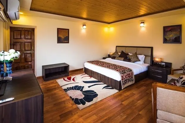 Luxury Tek Büyük Yataklı Oda, 1 Yatak Odası, Balkon, Bahçe Manzaralı