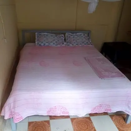 Büyük Yataklı Tek Kişilik Oda