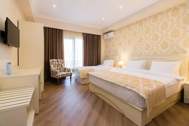 Deluxe Üç Kişilik Oda