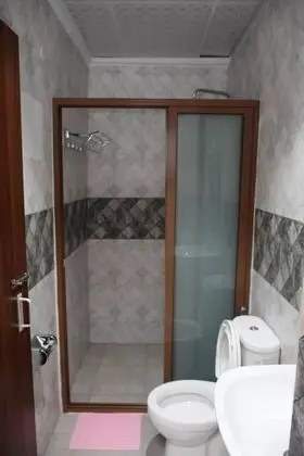 Deluxe Tek Büyük Yataklı Oda (with AC)